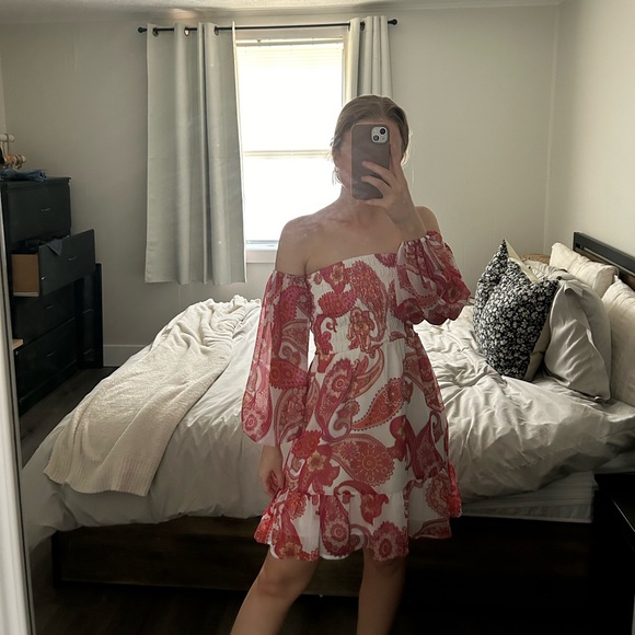 Express Off the Shoulder Paisley Print Dress - Picture 11 of 11